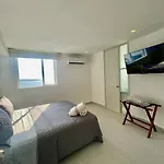 Apartamento amplio - vista Laguito 18c